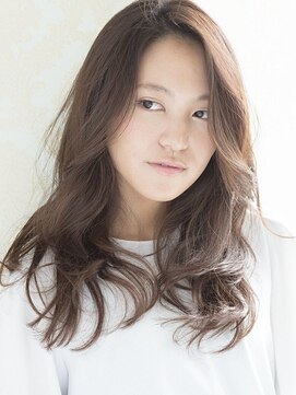 ビューティーアンドケアカロン(Beauty and Care CALON) 透明感溢れるシアーベージュ