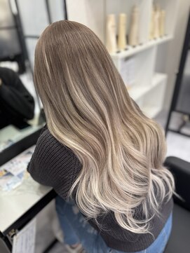 ラムシェール(LamChele) グレージュカラー×ホワイトシールエクステ