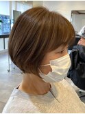 大人丸みショートボブ白髪ぼかしカラー