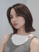 アンアミ オモテサンドウ(Un ami omotesando) くびれミディアムボブのハッシュカットに、シースルーバングとヘ