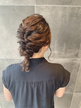 美容室 アイディー i-dee ミディアム編みおろし