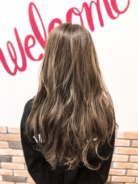 ルーツ(Root) 美髪　ヌードベージュハイライト