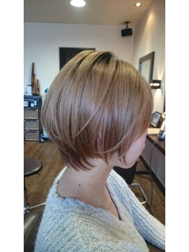 フィジア(fiji-a) スリークショートボブ