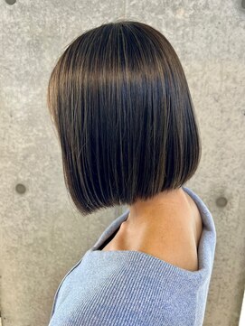 スウィープ 平尾(sweep) 赤み消し細めハイライトの白髪ぼかし