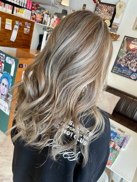 ヘア メイク ココ(hair make coco) 透け感MAX★ホワイトカラー