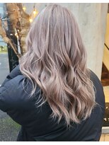 サーティーン(THIRTEEN)&nbsp;冬の乾燥に負けない！ツヤツヤミルクティーベージュ♪【20代】