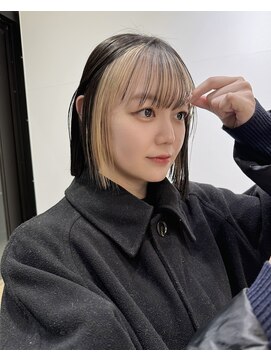 ホロ(hollo) インナーベージュ_インナーカラー切りっぱなしボブ_タンバルモリ