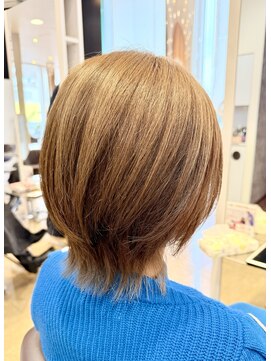 レッド(ReD) 白髪ぼかし ショートウルフ 髪質改善