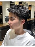 濡れパンくせ毛風アップバングテーパーフェード