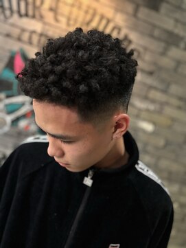 フォーコーナーズカットショップスリーセント 栄(FourCornersCutShop 3/cent) ボルサリーノパーマ