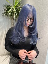 天神美容室&nbsp;【KASUMI天神美容室】ブルーカラー×ロングレイヤーカット