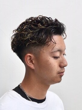 アストロ(ASTRO) 一宮ハイライト×スパイラルパーマ×フェードおしゃれ感王道人気