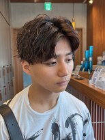 エリマバイフィフス 調布(elima by fifth) ラフな質感が◎スパイラルパーマ×センターパート