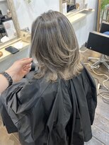 ウル(Ulu) 白髪ぼかしバレイヤージュ