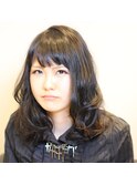 黒髪ミディアム