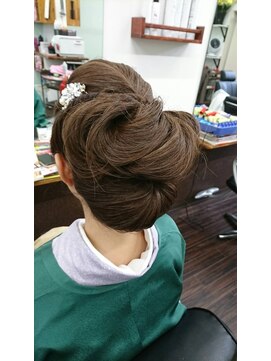 ハーツ(HEARTS) まとめ髪スタイル