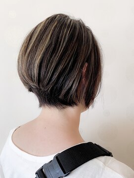 ダリー 発寒南店(Dali) ショートボブ×ハイライト 担当田中俊蔵
