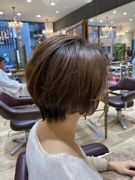 エクリ 麻布十番(equri) 大人モードなマニッシュボブ！