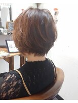 カミケン 方木田店(kamiken.)&nbsp;大人こなれ感くせ毛風ニュアンスショート【カミケン方木田店】