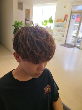 スリーヘアーデザインズ(Three Hair Designs) a