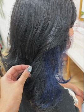 プリンプ トータルビューティ(PRIMP.total beauty) darkblue x イヤリングカラー