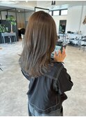 20代30代透明感カラーカーキベージュレイヤーカット