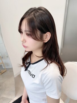 ラクシア(LucxiA) 韓国カット/韓国ヘア/くびれ/レイヤーカット/前髪カット/小顔