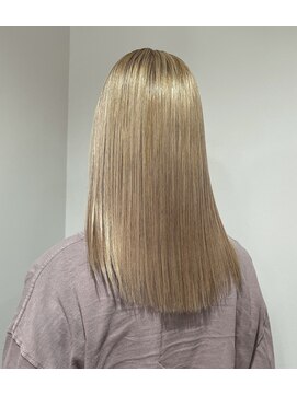 ココロヘアー ウィル 半田山店(Cocolo hair Will) 透明感ベージュの艶ストレート