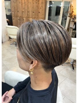 ロストシティ 横浜(LOST CITY) ハイライトで造る動きと立体感の大人ヘア