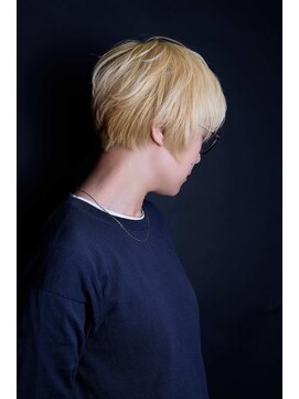 アンアタッシュ(UNE ATTACHE) Amber Milk Short初夏にほどける透明感　ブロンドショートヘア