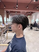 ヘアーアンドメイク ビス(HAIR&MAKE bis) 【学生人気No.1】夏っぽい刈り上げセンターパート