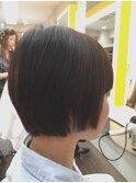 黒髪・暗髪大人可愛いエアリーショートな艶ボブ