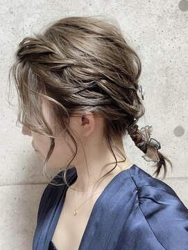 エイミーバイアフロート(amie by afloat) * 短くてもお洒落にヘアメイク♪