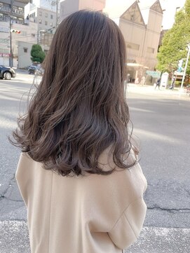 ジーナリア(Xena ria) 《袴田》透明感グレージュ