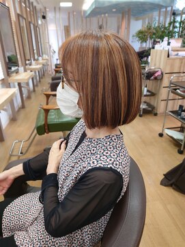 ニージ(Ni-ji) 立体感ボブ