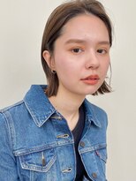 ノイカーム(noi Calm)&nbsp;顔周りレイヤーカットくびれヘアミルクティーベージュカラー