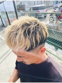 金髪フェードクロップ