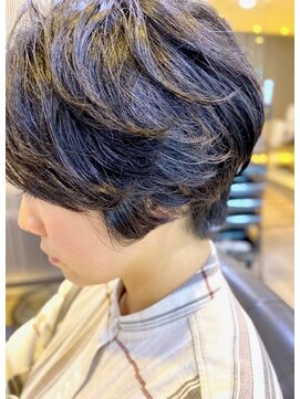 自然な毛流れ　ナチュラルカールパーマ