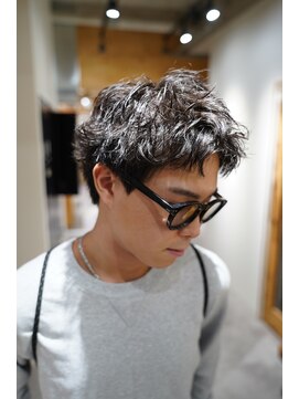 クオル 立川(QOL) 無造作 スパイキーショート スパイキーパーマ 短髪 動くショート