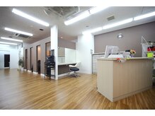 イチゴ ICH GO 武蔵新城店の雰囲気（広くて明るい店内）