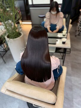 シシ 新宿(She 2.) スーパーロング/暗髪/艶髪ロング/トリートメント/髪質改善