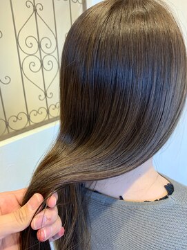 ウェール(ver) verのツヤ髪"アッシュグレージュ"