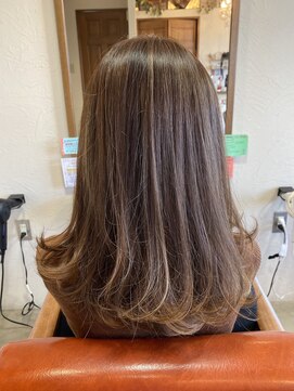 モカ ヘアーデザイン(moca HAIR DESIGN) ナチュラルなハイライトを入れたグレージュ