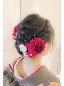 ヘアアンドメイク オプシス(Hair&Make OPSIS) 成人式＝綺麗にまとめたツイスト編み込みヘア＝