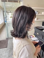 アットラップレーヴ(attrape-reve) 大人可愛い肩はねボブオリーブグレージュカラー