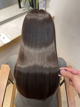 ミレ バイ ルカ(mire by Luca) ブリーチなし#olive grayge × ULTOWA×カーキベージュ