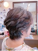 グレイヘアーのレイヤーショート