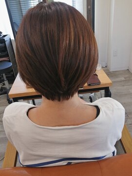 ジェンタ(Jenta) レイヤーボブ×ブラウン