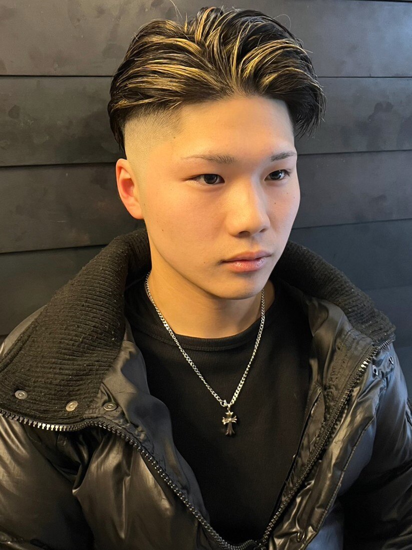 スキンフェード 金メッシュ オールバック ツーブロック：L228521975