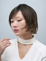 レイヤーカットで動きのあるショートボブ